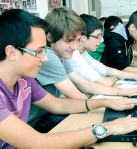 Дипломата от Търговската гарантира работа