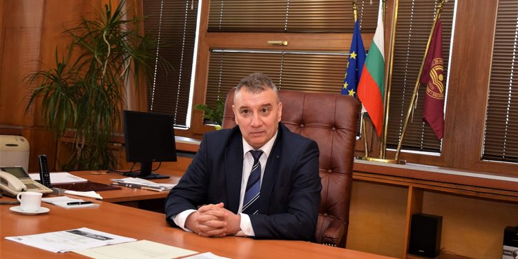 Проф. д-р Димитър Димитров – ректор на Университета за национално и световно стопанство, пред в. „Аз-буки“: Европейските мрежи  са еърбъс в образованието