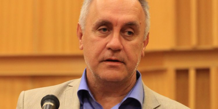 Зам.-ректор на ЮЗУ със „Златен век“