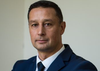 Проф. д-р Евгени Станимиров, ректор на Икономическия университет – Варна: Излизането от кризата ще стане с икономика на различни скорости