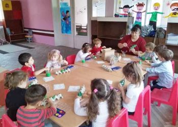 Мястото на детето  е сред връстниците му