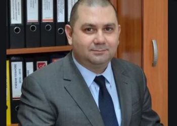 Юрист поема академичното посредничество