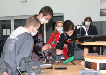 Правят уникална лаборатория за бъдещи асансьорни техници