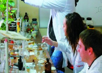 От училищния чин към университетската банка