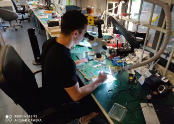 Наши  ученици  на стаж в автосервизи в Италия