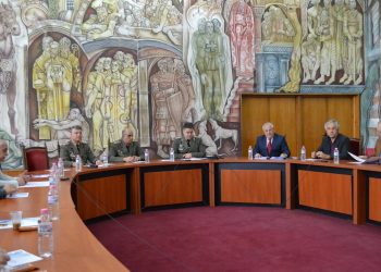 С имената на Ръдърфорд и Сахаров