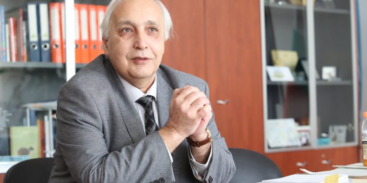 Акад. Константин Хаджииванов, заместник-министър на образованието и науката: Хората са основният двигател на наукатаНеобходима е култура в партньорството научни изследвания – бизнес. Голя ма част от учените са узрели за това