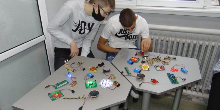 Как се създава автосимулатор