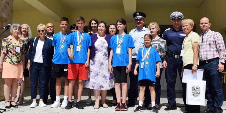 Познавачи на правилника и велосипеда