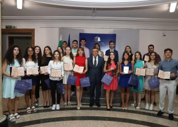 Топ отличниците на България