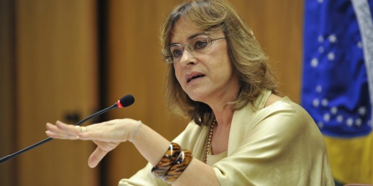 Н.Пр. Мария Едилеуза Фонтенеле Рейс – извънреден и пълномощен посланик на Бразилия у нас, пред в. „Аз-буки“: Бразилия и България си сътрудничат в много области