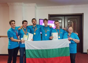 Отново силно представяне  на младите информатици