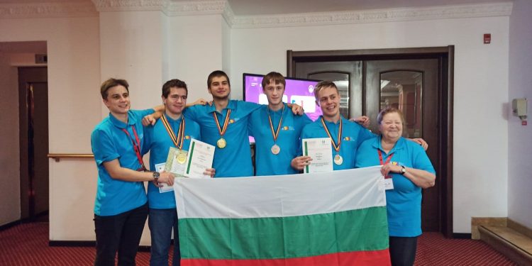 Отново силно представяне на младите информатици