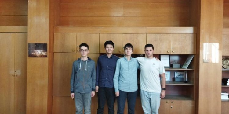 Четири отличия от Балканиадата по физика