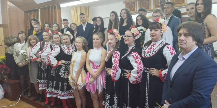 Треньори от „Реал Мадрид“ работят с деца от Видин