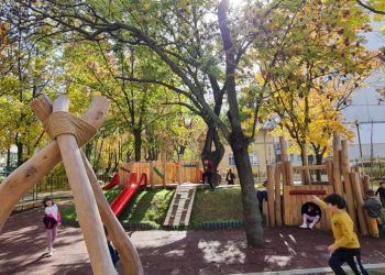 Площадката на щастливото детство