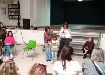 Предлагат адаптирани програми по литература зад граница