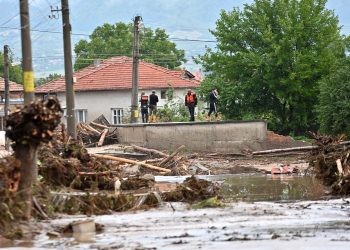 Учени изследват рискови природни явления