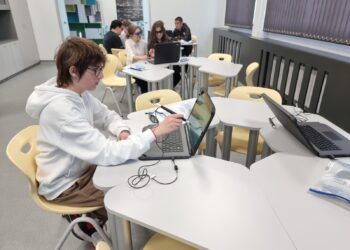 Всеки ученик ще се обучава в STEM център