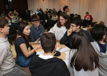 Млади астрономи с доклади