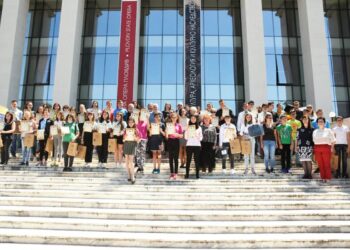 Наградиха отличените в „Народните будители и Аз“