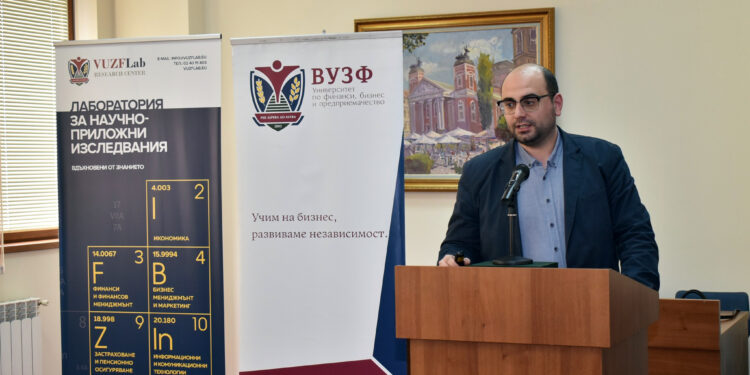 Учениците са финансово  по-грамотни от родителите си