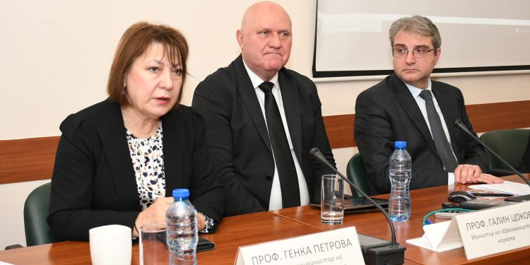 Висшистите предпочитат България