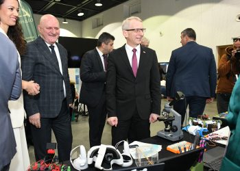 Всички искат промяна в  посоката на образованието