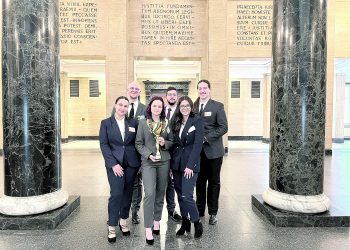 Студенти от Пловдив спечелиха националната титла по международно право