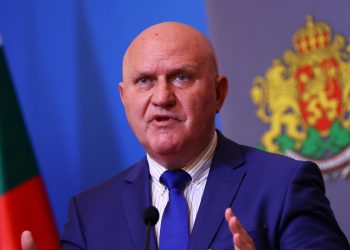 Министър Галин Цоков разговаря с новоизбрани директори