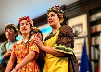 „Храмът на Мелпомена“ вдъхновява децата в Кипър