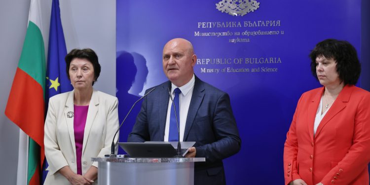 Випуск 2024 с най-добри резултати, откакто се провеждат матури