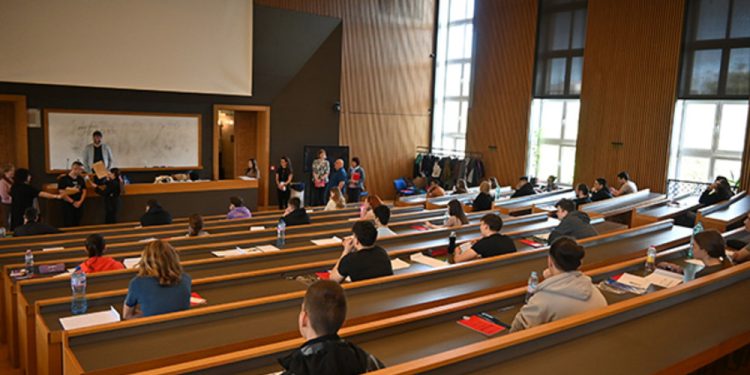 Очаква се ръст на студентите по математика