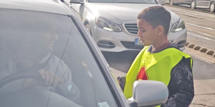 Децата с послания към шофьорите