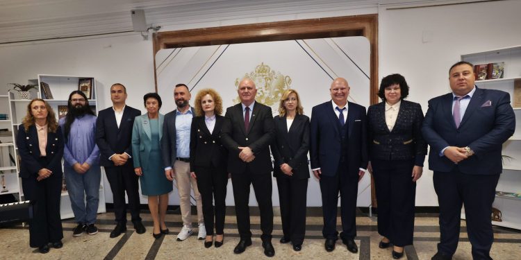 Девет учители получиха наградата на МОН „Константин Величков“ за принос към образованието