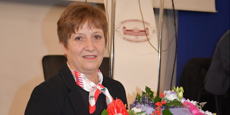 Новият председател на БАН е член-кореспондент Евелина Славчева
