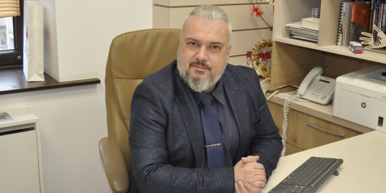 Зам.-кметът на Бургас Михаил Ненов разказва за проектите и иновациите на морската община в образователната сфера