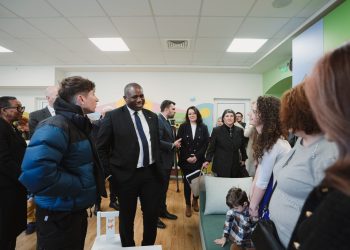 Външният министър на Великобритания Дейвид Лами обяви от България началото на глобална кампания за насърчаване на грижата от семеен тип за децата по света