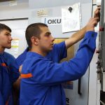 Адаптиране на дуалната форма на обучение към специфичните характеристики и потенциал за развитие на територията с фокус върху цифровата икономика, зелените умения, синия растеж, Индустрия 5.0 и Иновационната стратегия за интелигентна специализация е една от целите на новата процедура "Развитие на дуалната система на обучение в професионалното образование и обучение (чрез подбор)"