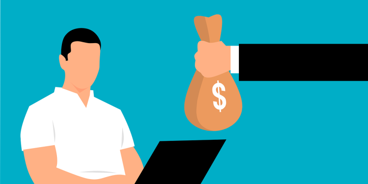 Какви допълнения към основната заплата може да получаваме