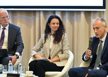 България се присъединява към ОИСР в областта на образованието