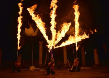 Снимка на броя: Огнено шоу