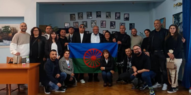 Учредиха асоциация на учителите по ромски език