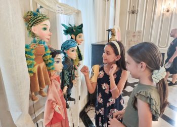 Снимка на броя: Куклен свят