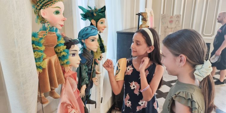 Снимка на броя: Куклен свят