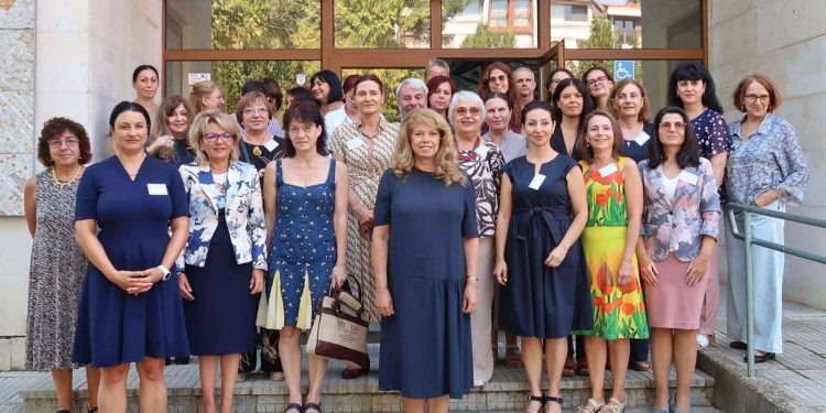 Заместник-министърът на образованието и науката Наталия Михалевска откри Втория методически семинар с лекторите по български език, литература и култура във висшите училища в чужбина