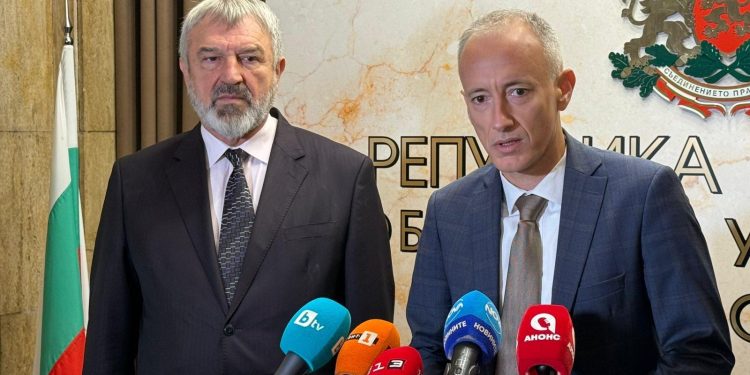 Министър Красимир Вълчев:  Важно е учителите да възпитават