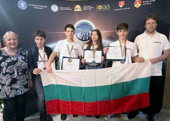 Българските ученици с четири медала от Младежката международна олимпиада по астрономия и астрофизика