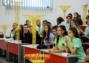 Гимназисти от Шумен с приз за най-добра конструкция от спагети