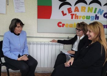 Зам.-министър Михалевска участва в майсторски клас за повишаване на аналитичните умения на учениците